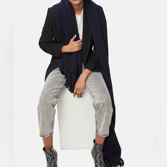 ANINE BING Alyssa Cashmere Scarf In Midnight - Picture 2 of 8